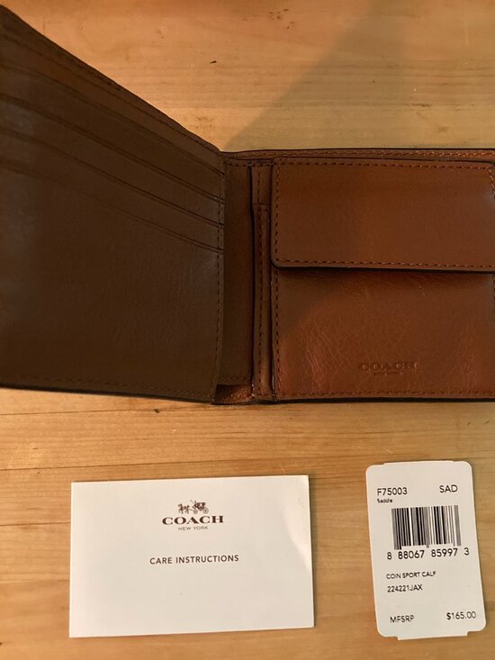 Amazon.com: COACH Polished Pebble Leather Essential Mini  Beautiful Coach Leather Wallet appropriate for any gender